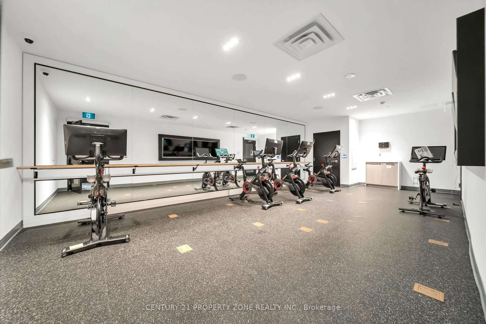 5 WELLINGTON Street, Unit 1612 thumbnail 28