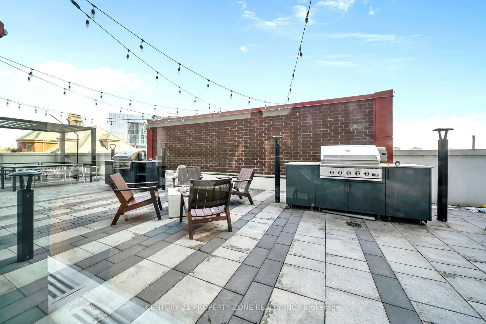 5 WELLINGTON Street, Unit 1612 thumbnail 31