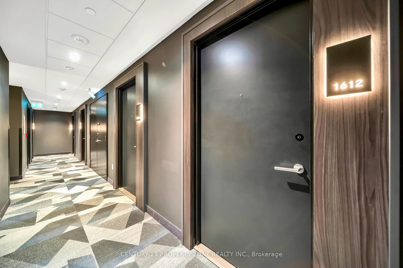 5 WELLINGTON Street, Unit 1612 thumbnail 6