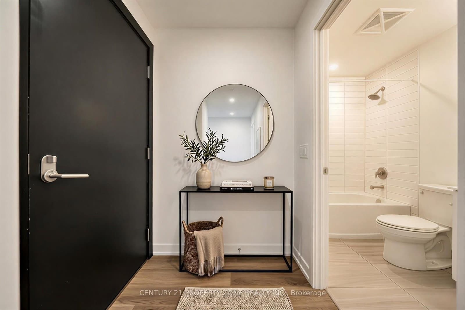 5 WELLINGTON Street, Unit 1612 thumbnail 7