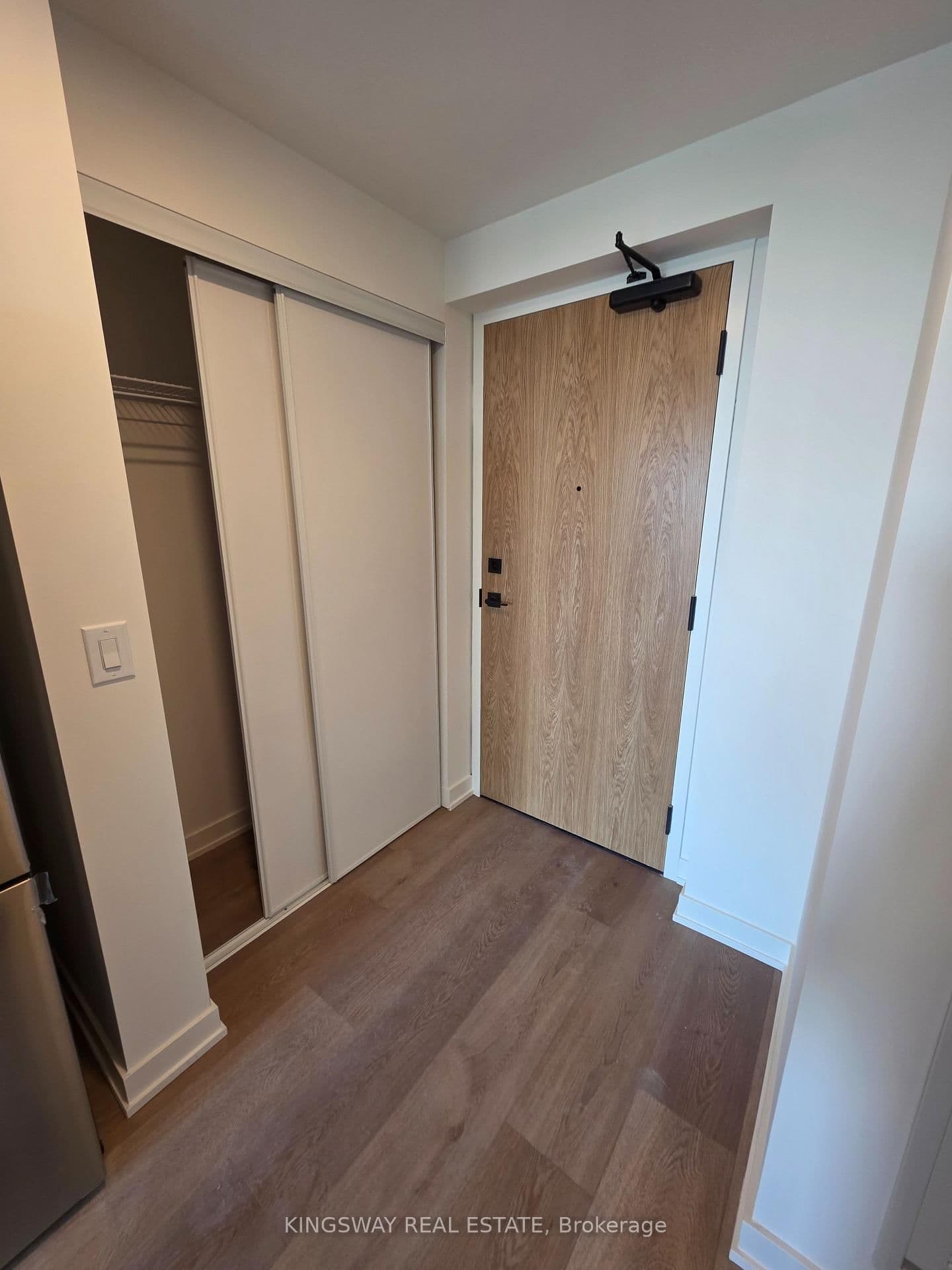 33 Erie Ave Avenue, Unit 1212 thumbnail 2