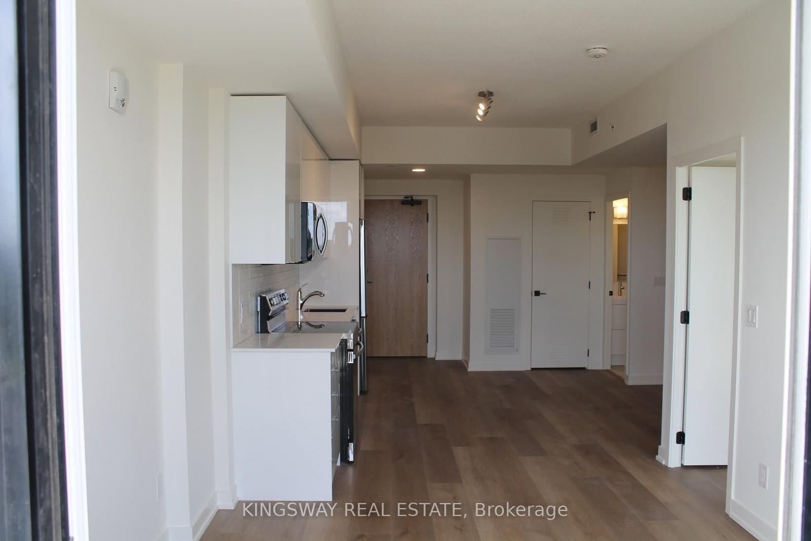 33 Erie Ave Avenue, Unit 1212 thumbnail 4