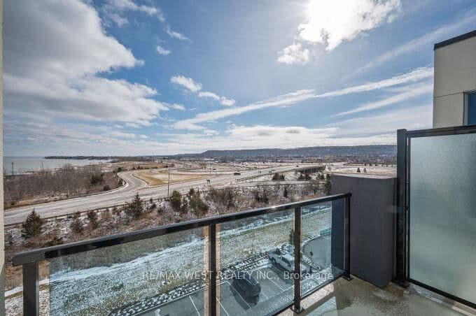16 Concord Place, Unit 615 thumbnail 20