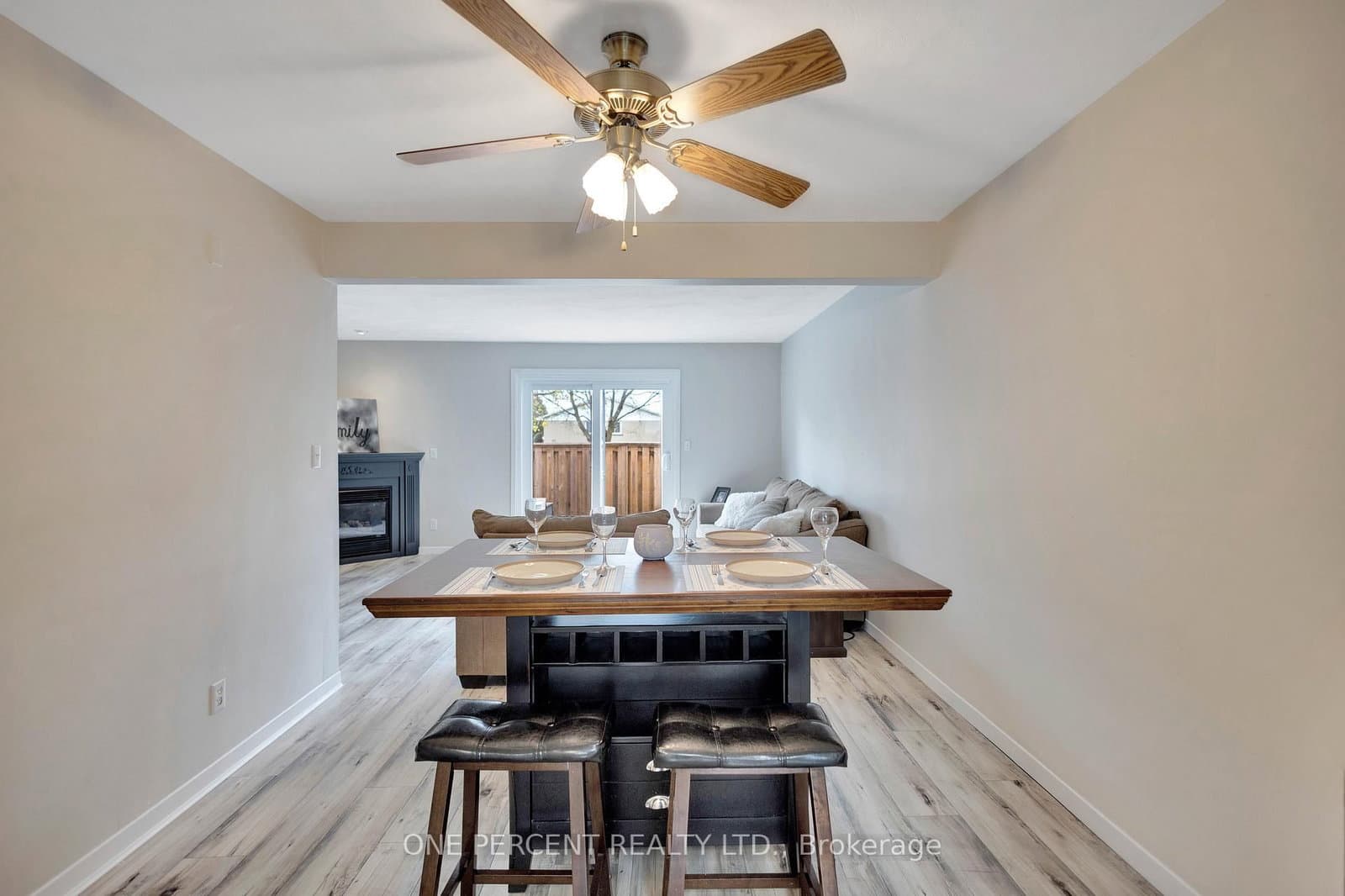 32 Montclair Crescent thumbnail 6