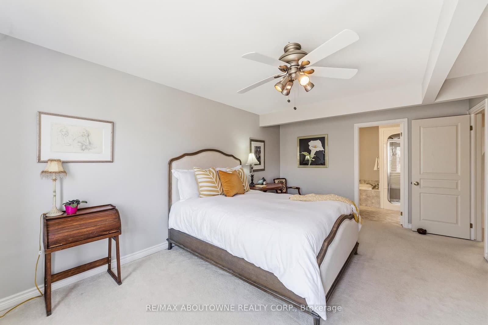 575 Simcoe Street, Unit 12 thumbnail 17