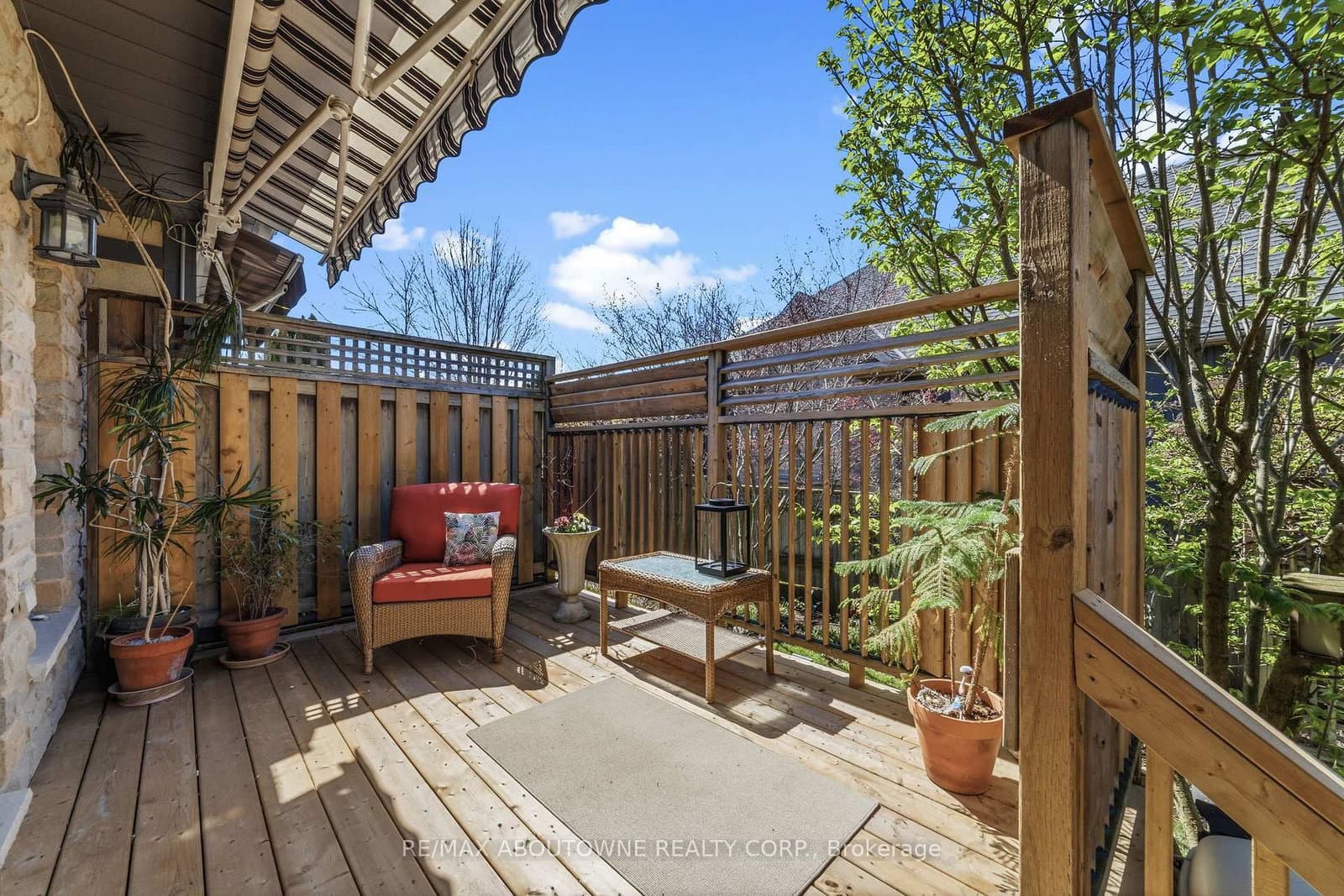 575 Simcoe Street, Unit 12 thumbnail 29