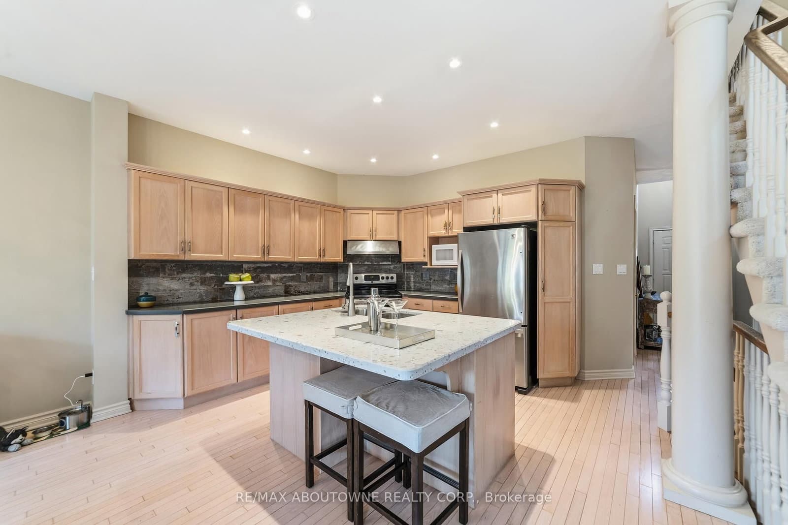 575 Simcoe Street, Unit 12 thumbnail 6