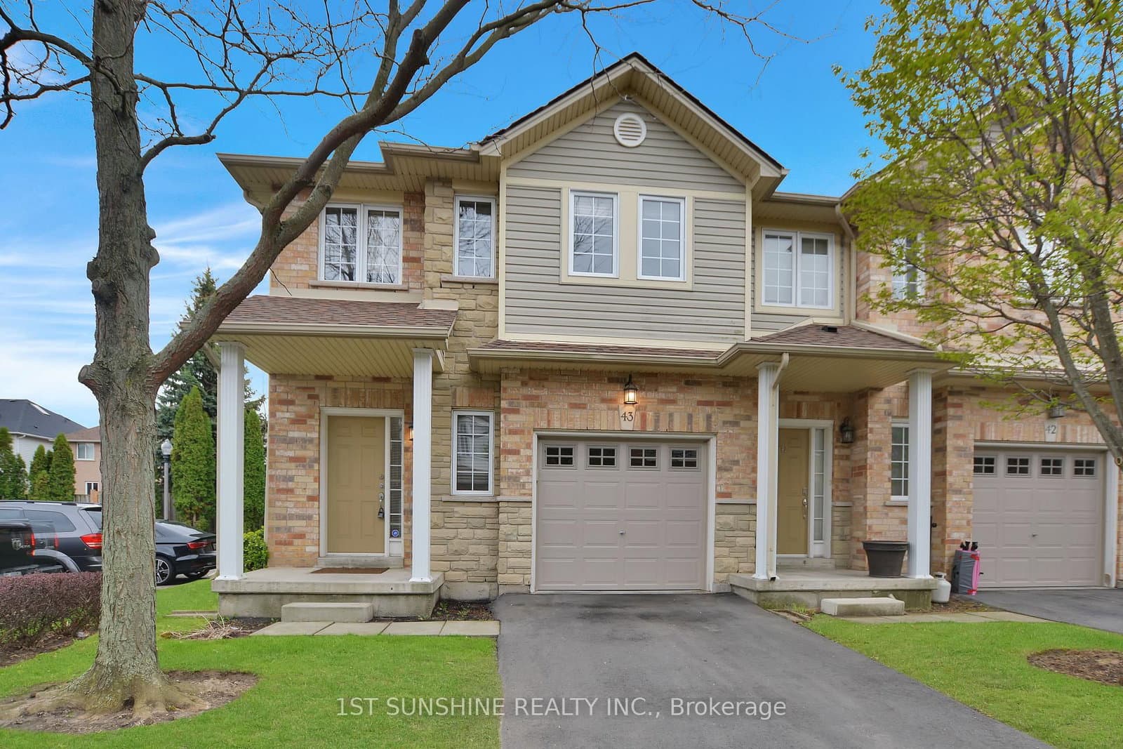 #43 - 60 Cloverleaf Drive