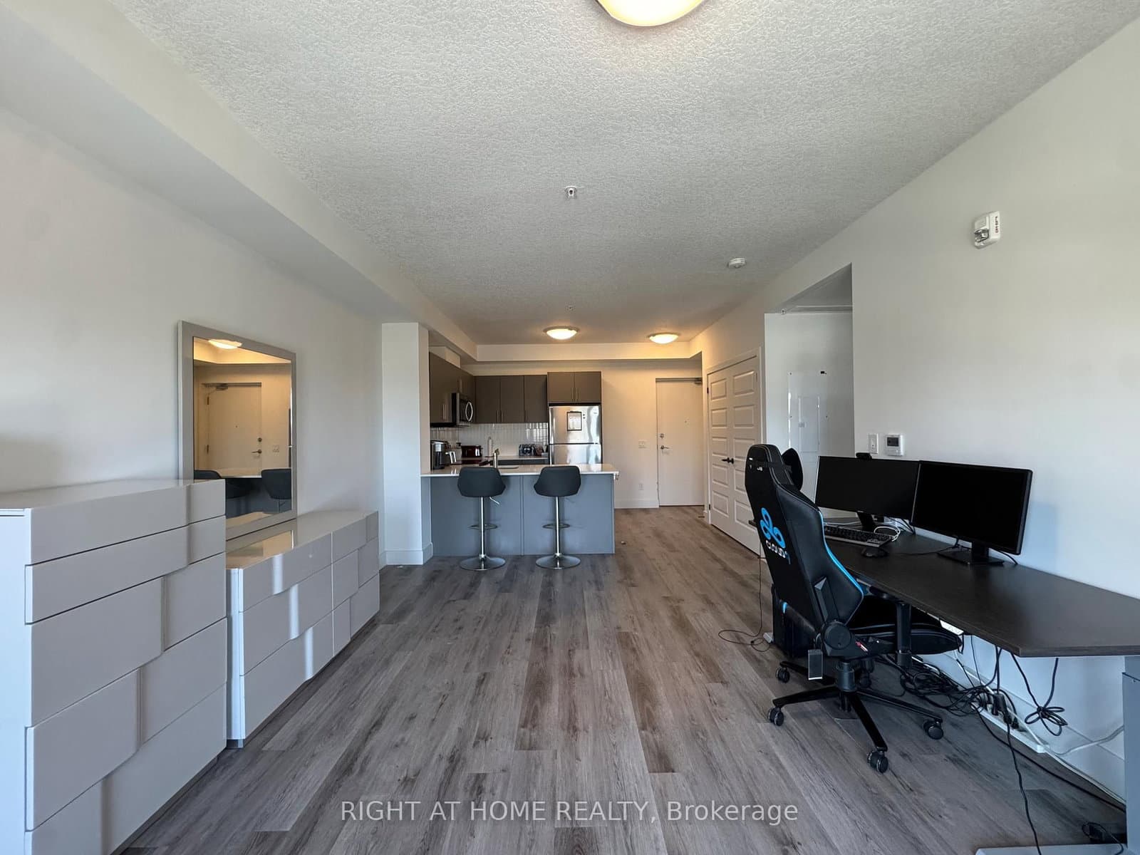1101 Lackner Place, Unit 401 thumbnail 7