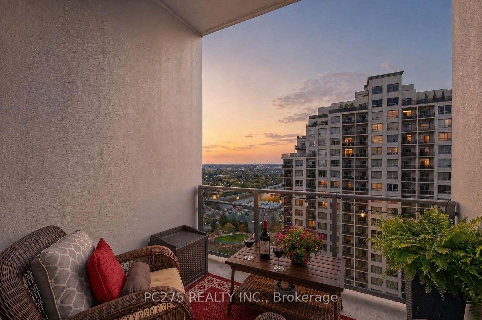 #2401 - 330 Ridout Street N