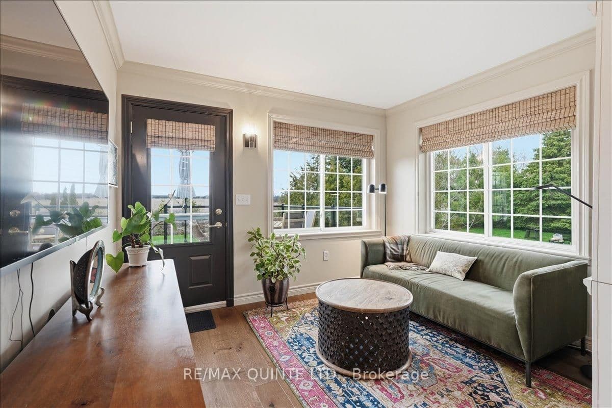 46 Lake Breeze Court thumbnail 15