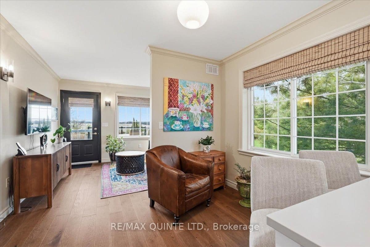 46 Lake Breeze Court thumbnail 17