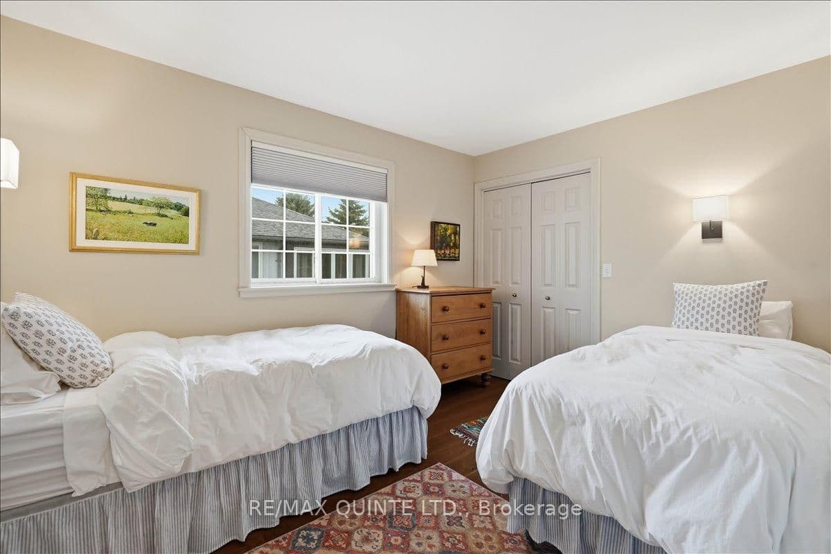 46 Lake Breeze Court thumbnail 19