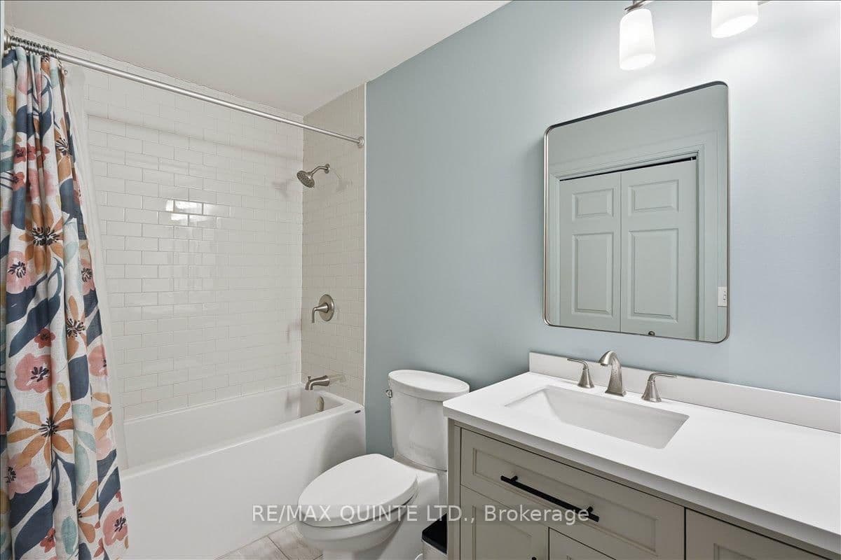46 Lake Breeze Court thumbnail 22