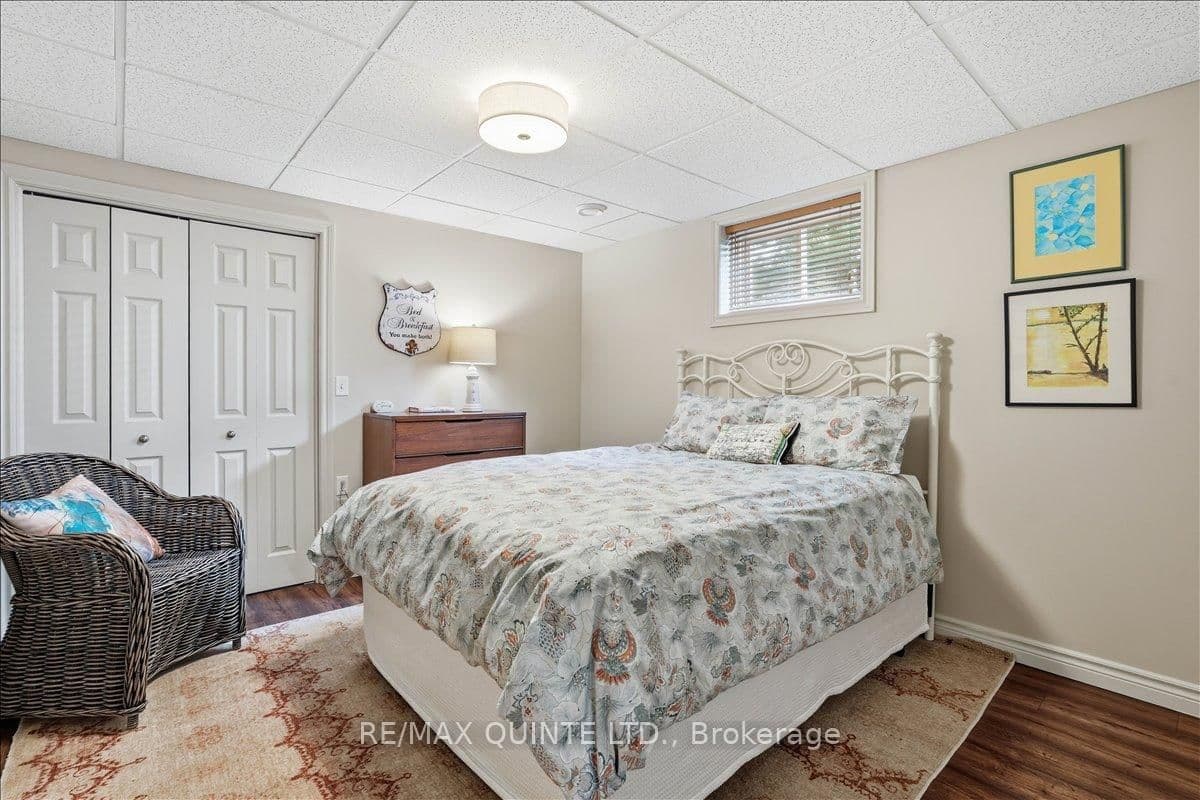 46 Lake Breeze Court thumbnail 30