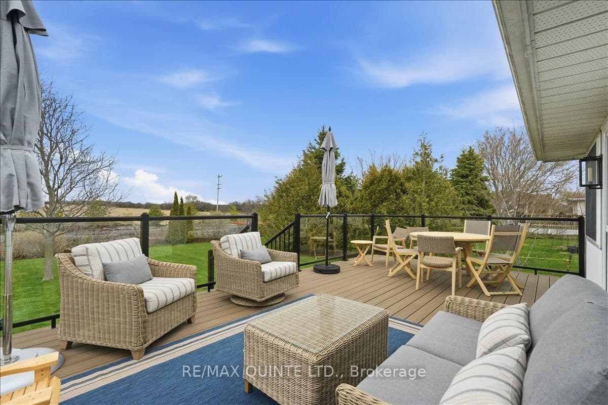 46 Lake Breeze Court thumbnail 32