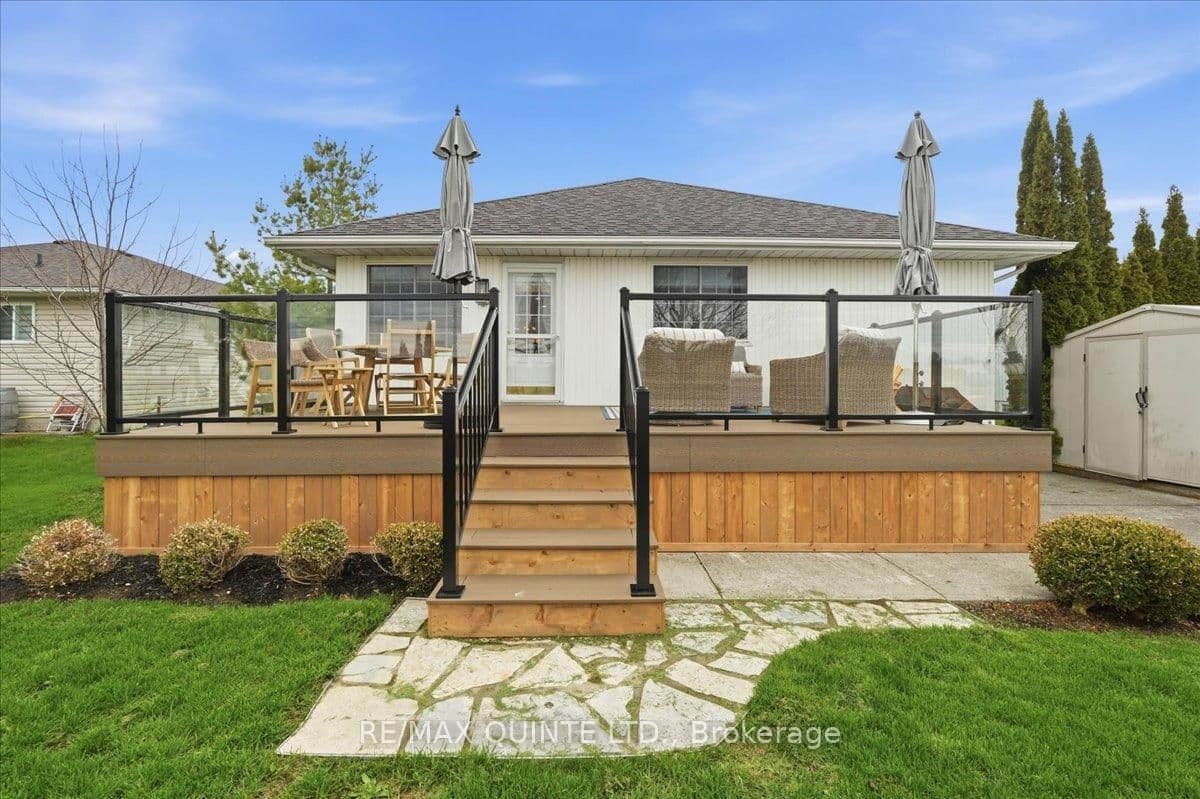 46 Lake Breeze Court thumbnail 33