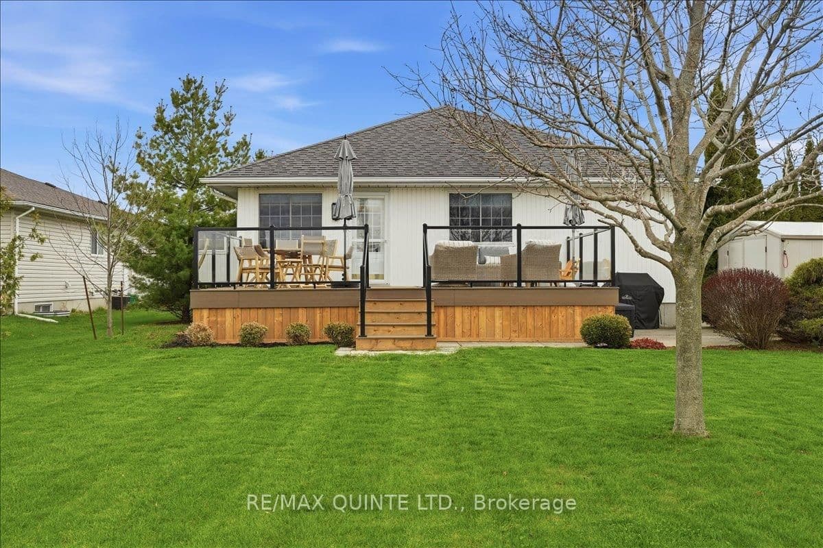 46 Lake Breeze Court thumbnail 34