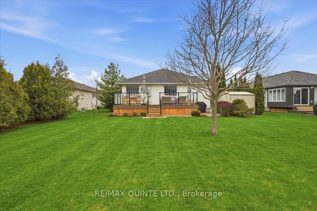46 Lake Breeze Court thumbnail 35