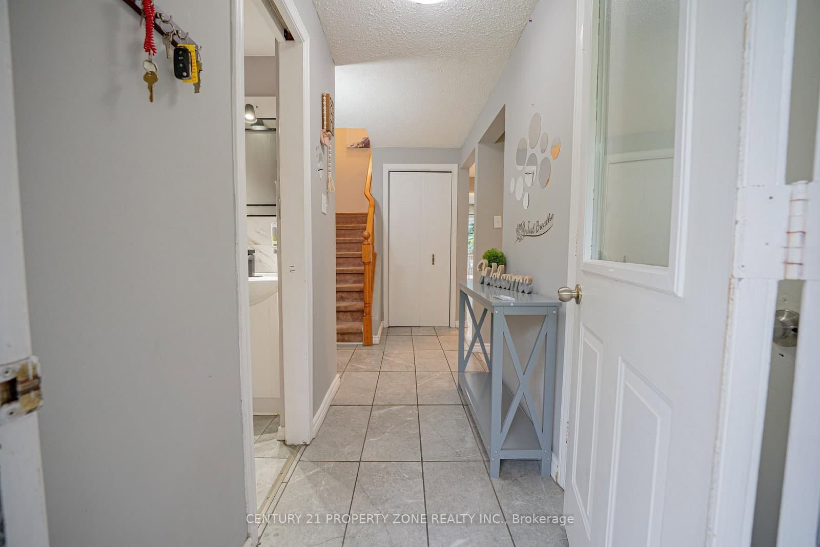 92 Highland Crescent thumbnail 3