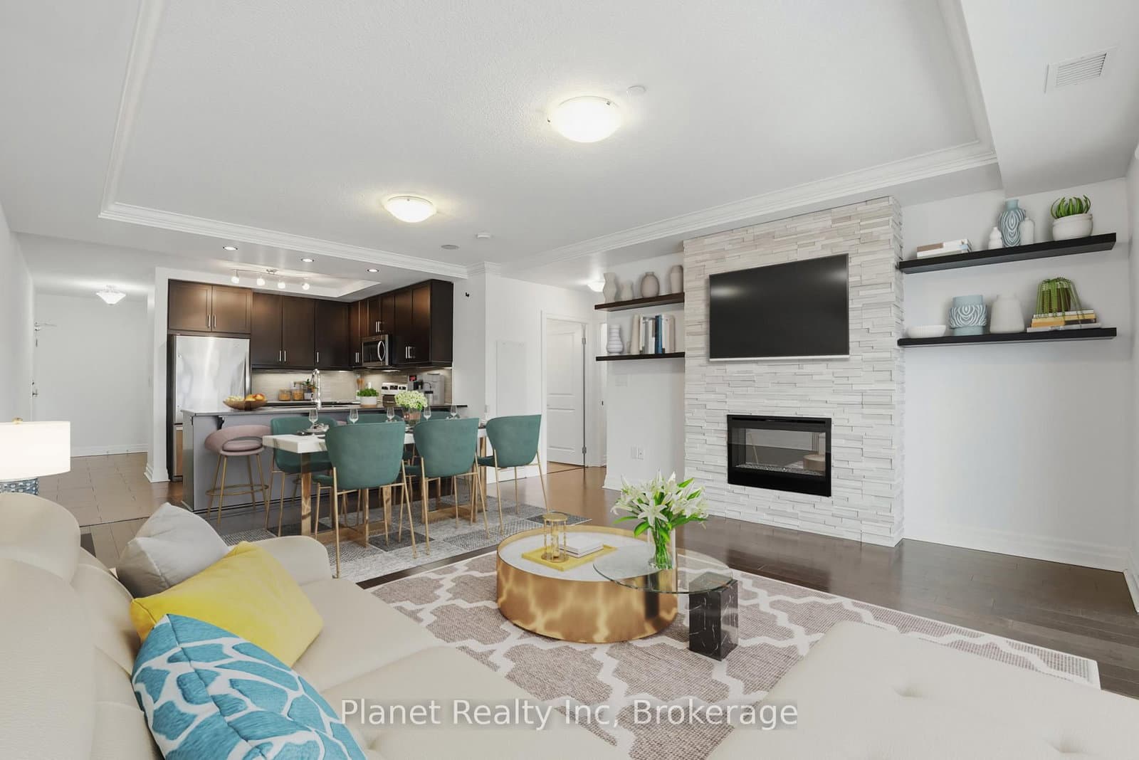 #501 - 150 Wellington Street E