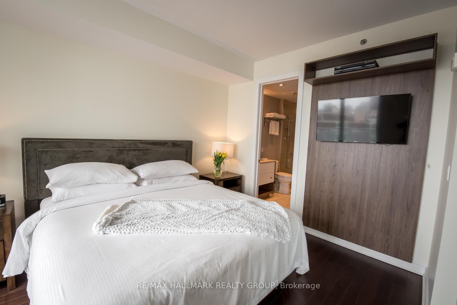 300 Lisgar Street, Unit 1203 thumbnail 7