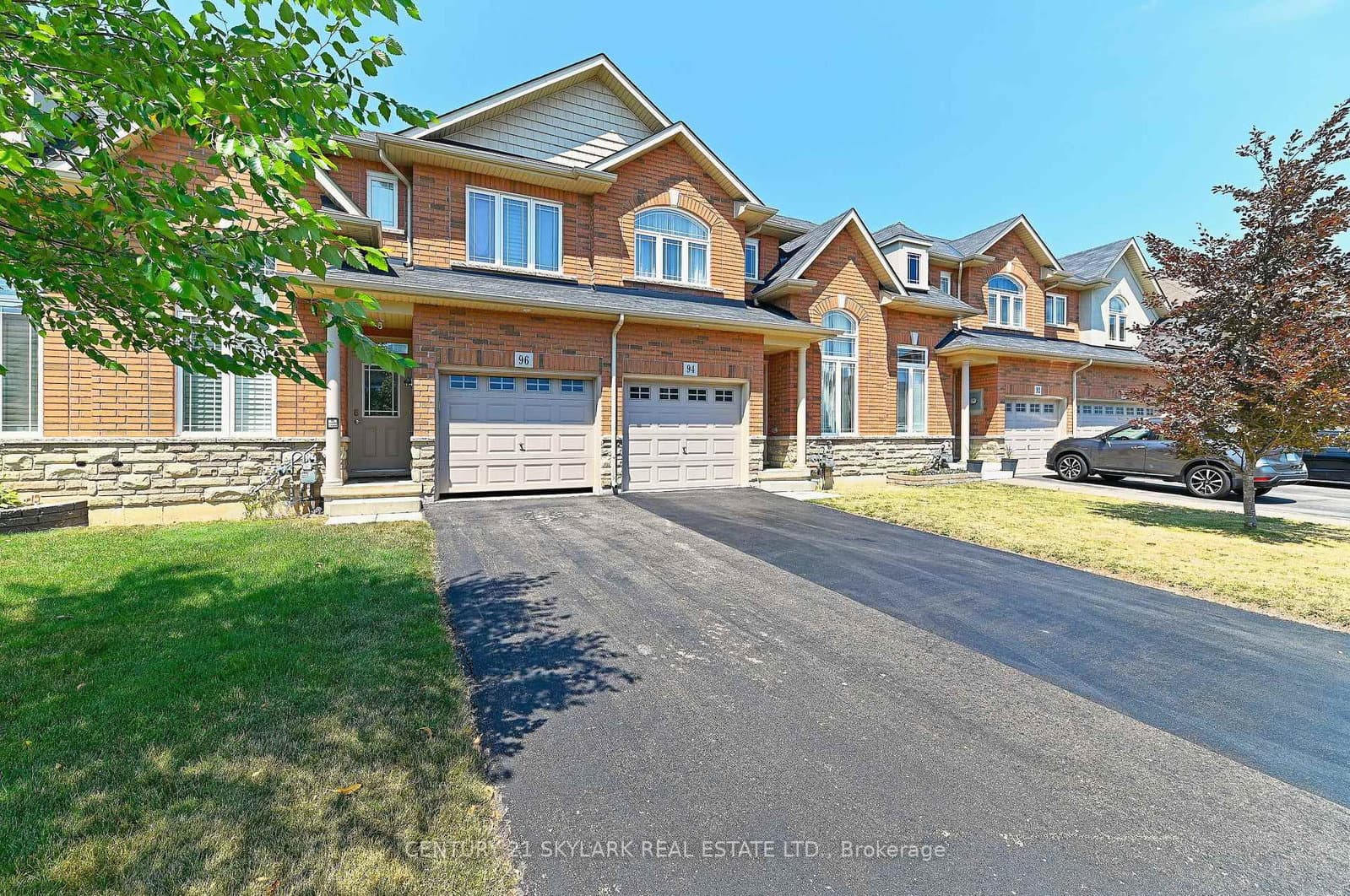 96 CHARLESWOOD Crescent - Image 1