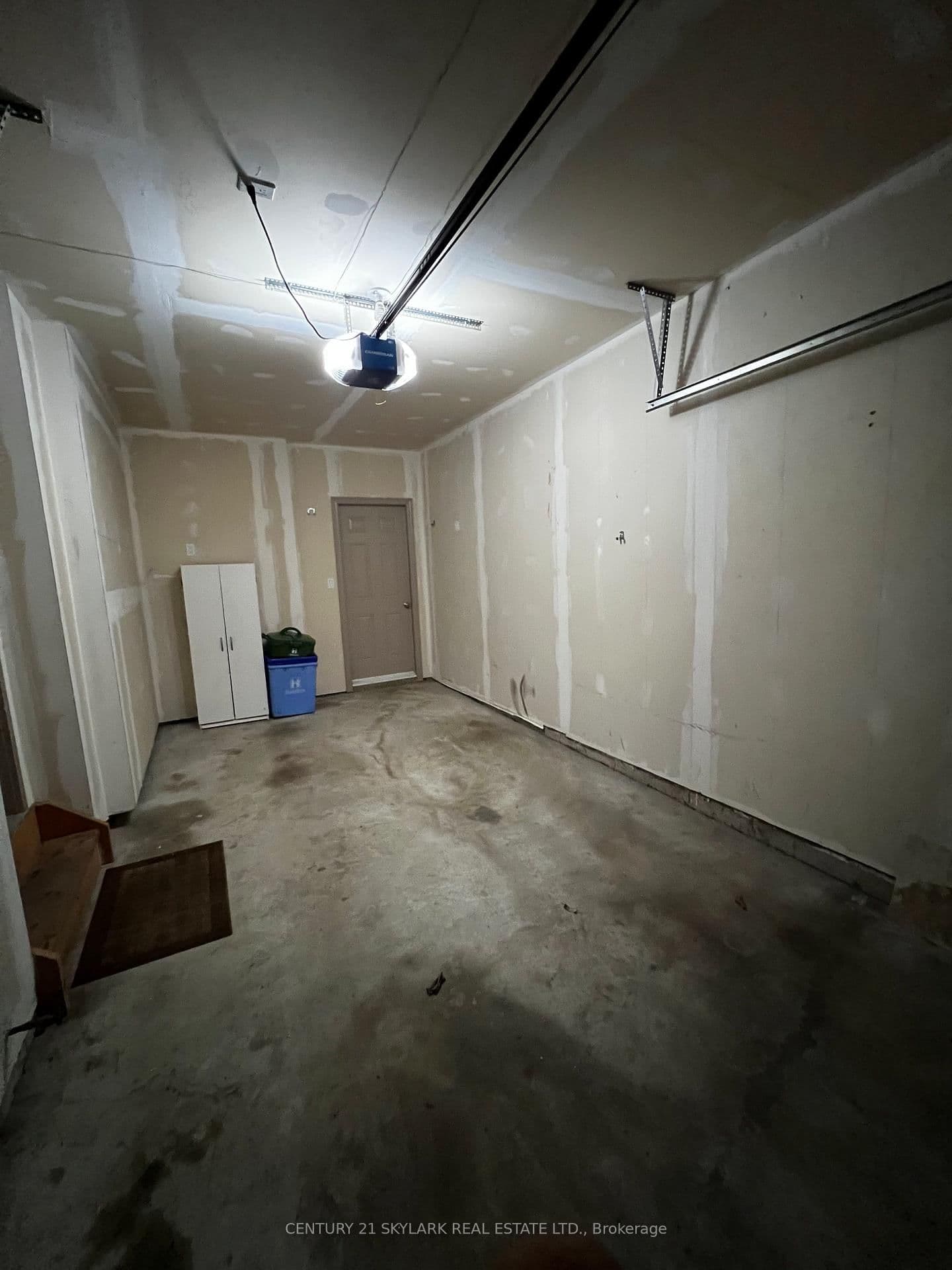 96 CHARLESWOOD Crescent thumbnail 24
