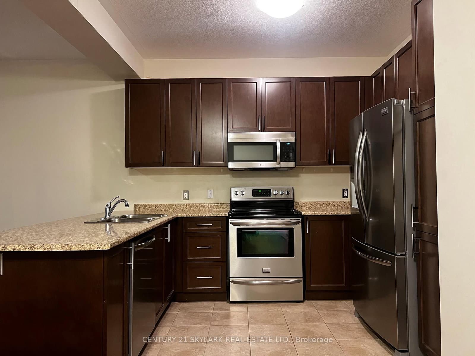 96 CHARLESWOOD Crescent thumbnail 7