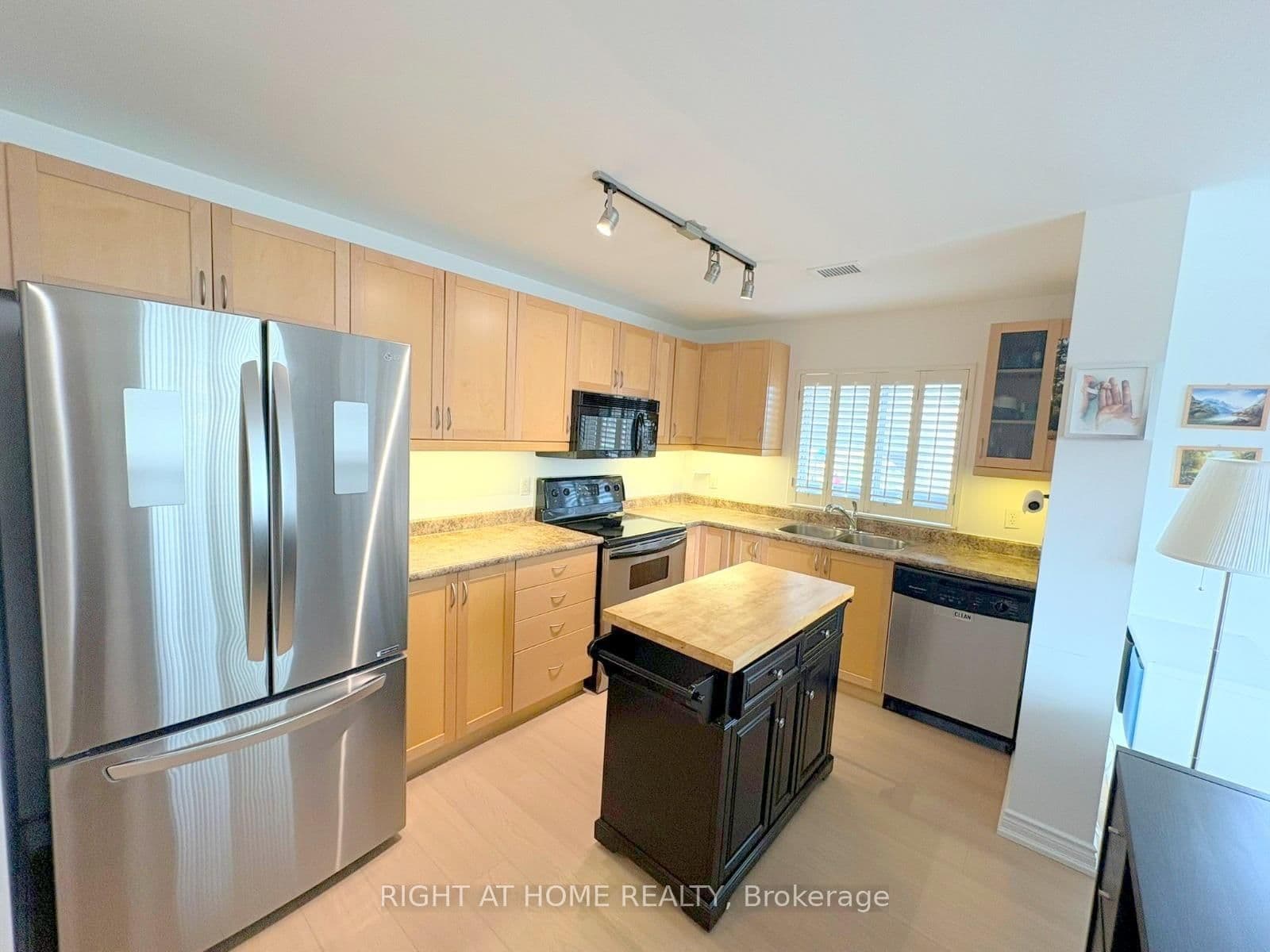 2000 Creekside Drive, Unit 202 thumbnail 4