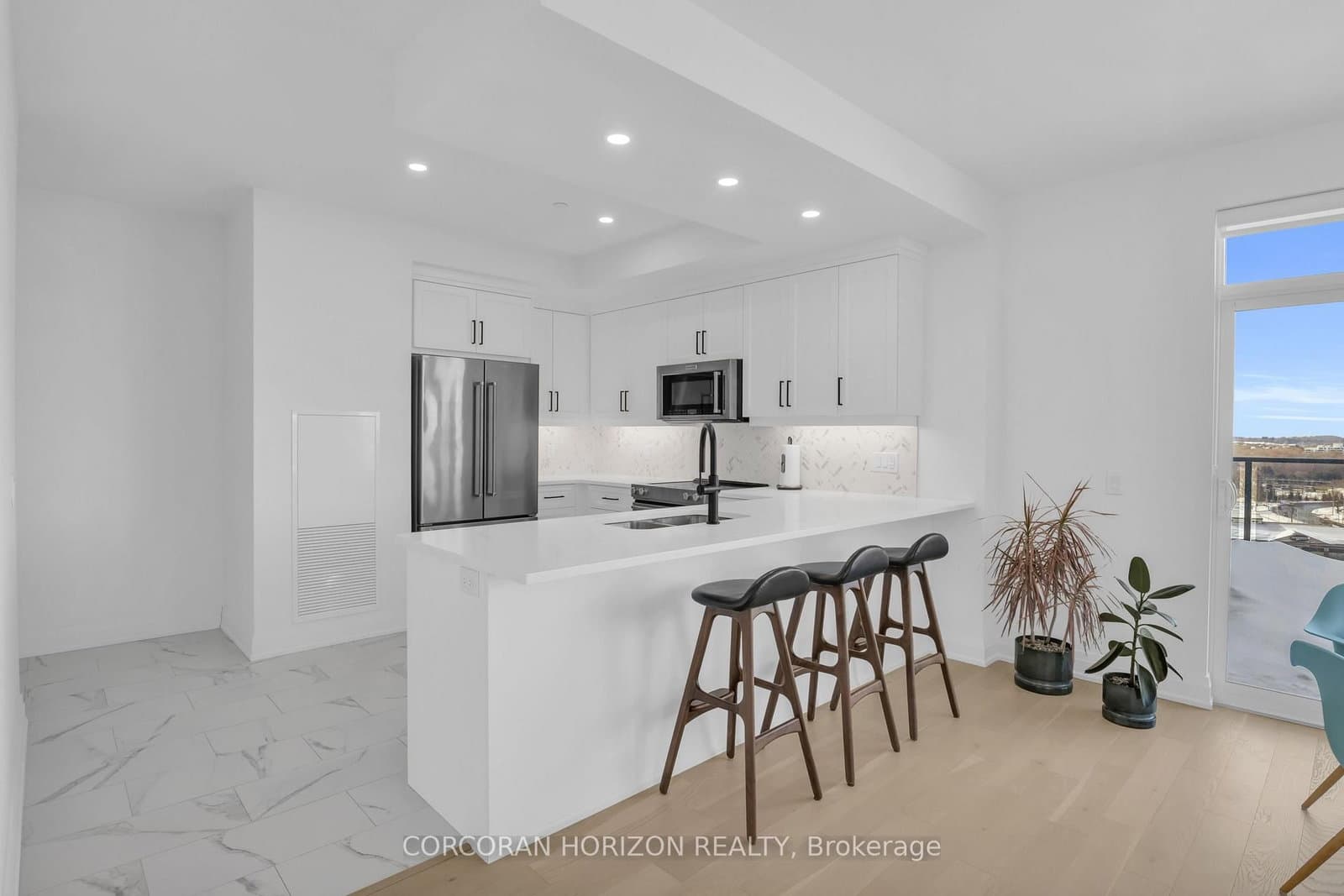 #1105 - 71 Wyndham Street S