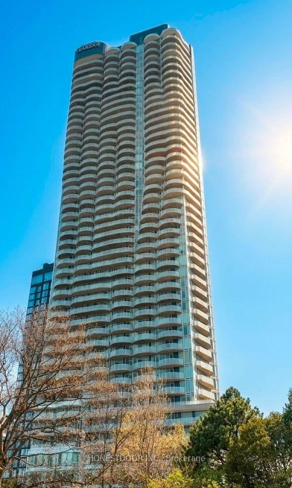 #1704 - 805 Carling Avenue