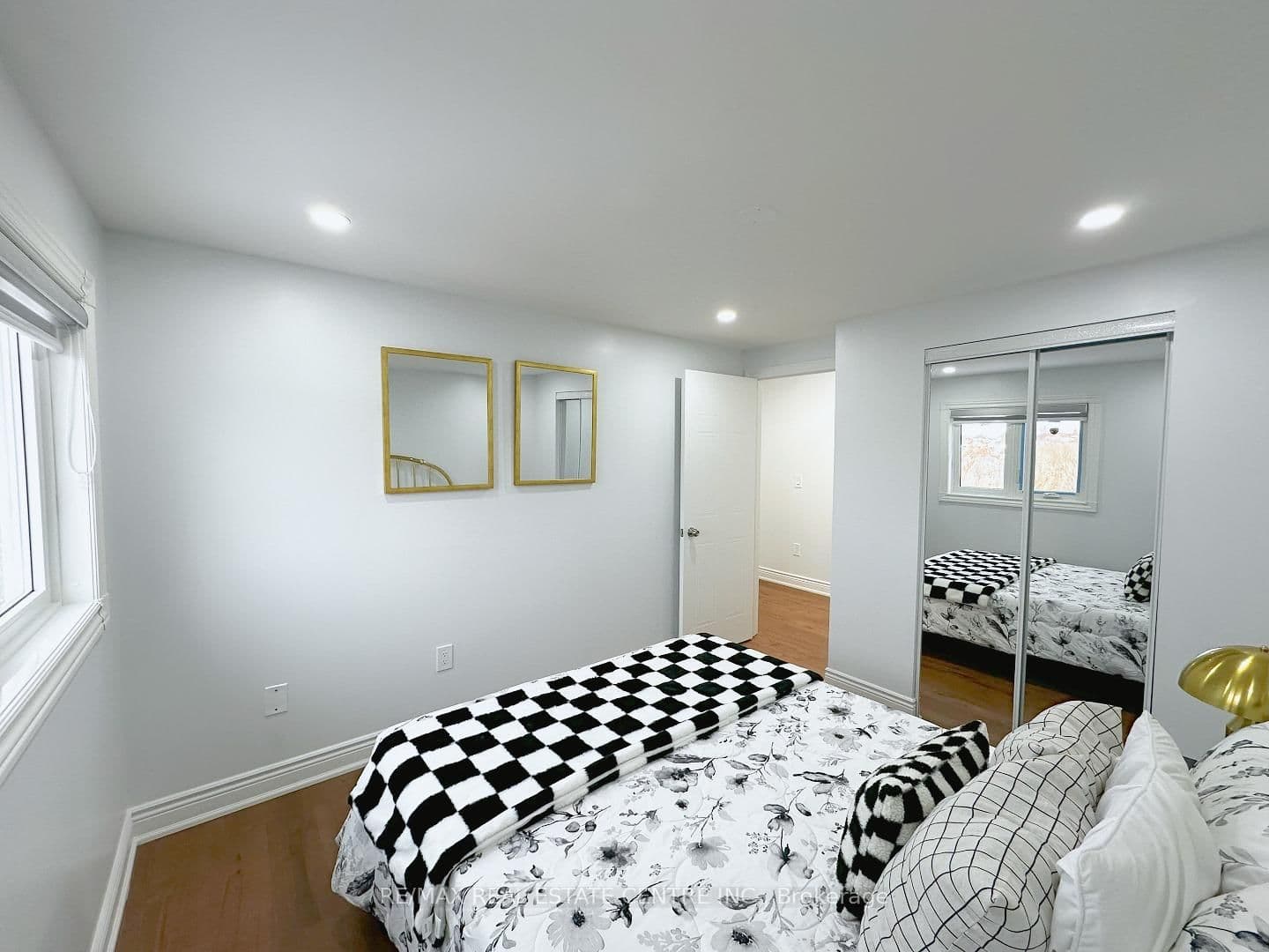 498 BANKSIDE Drive thumbnail 22