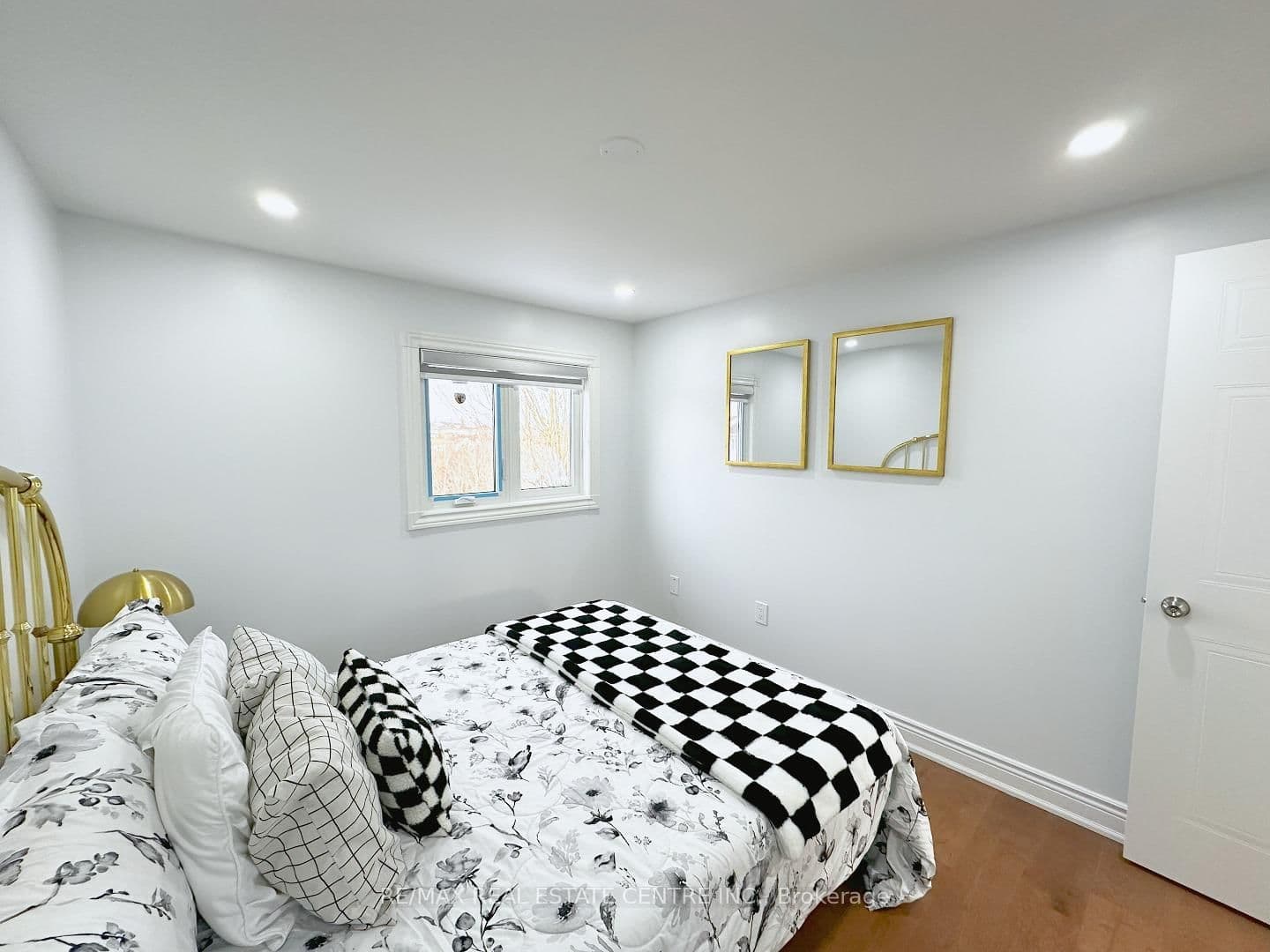 498 BANKSIDE Drive thumbnail 23
