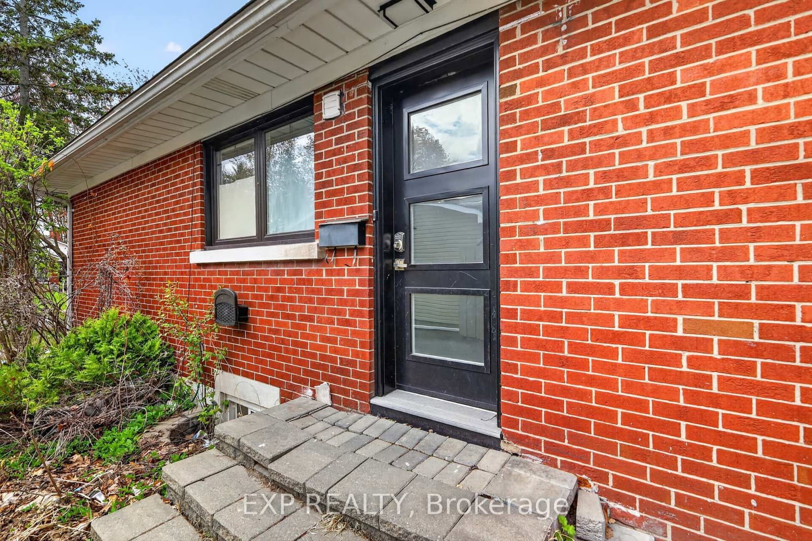 1255 Evans Boulevard N thumbnail 7