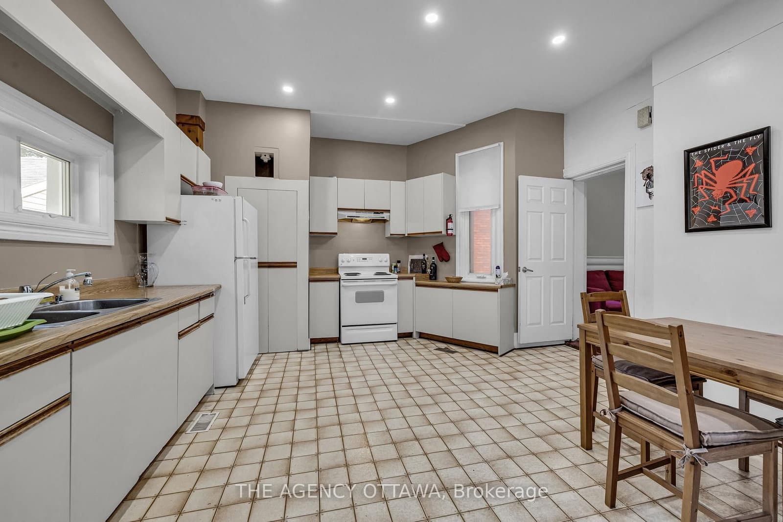 57 LEES Avenue thumbnail 20