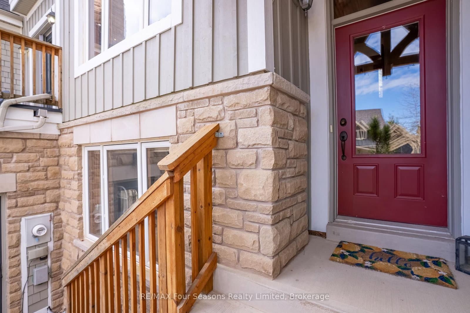 141 Venture Boulevard thumbnail 6