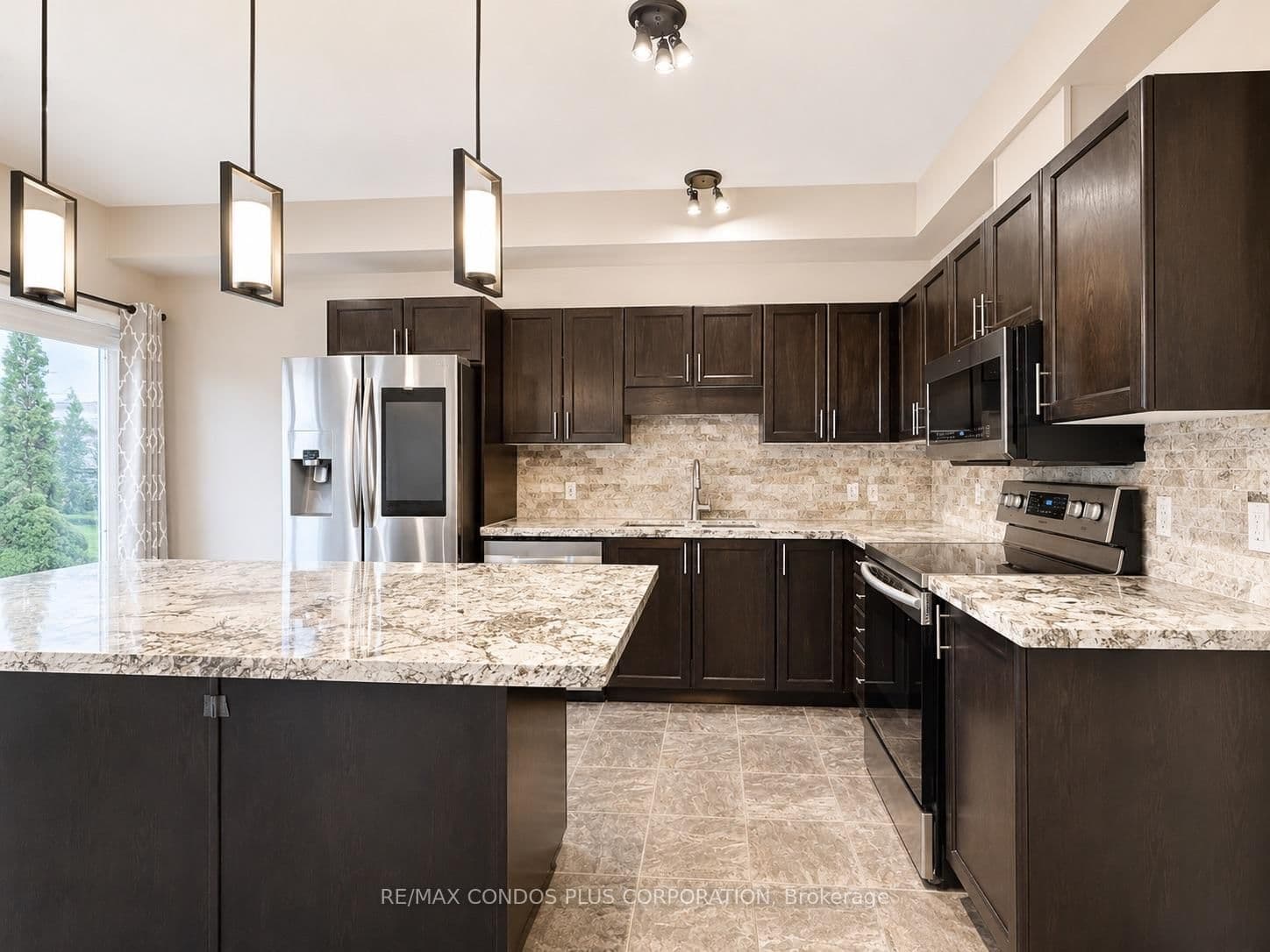 859 Brandenburg Boulevard thumbnail 7