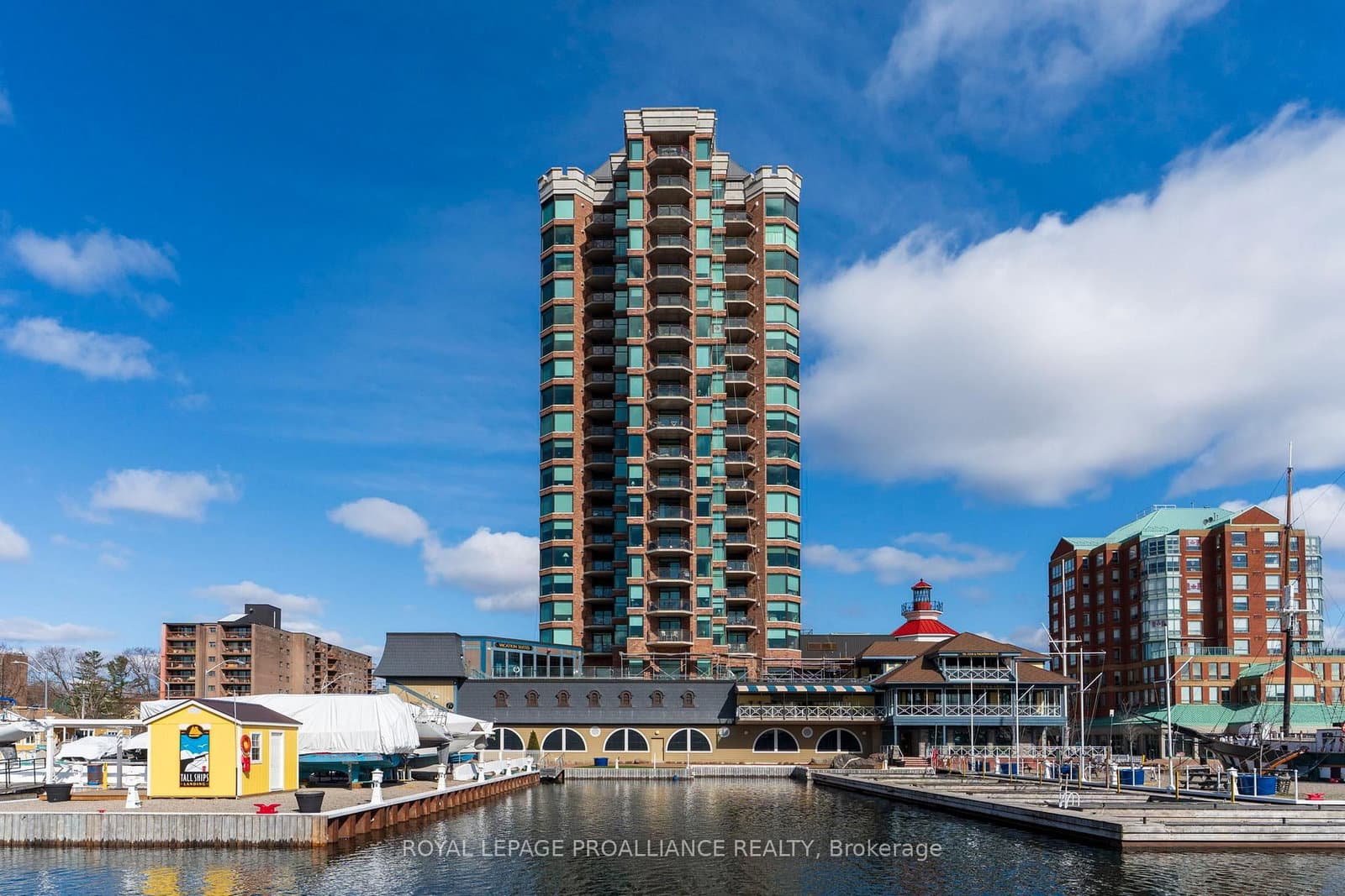 #1602 - 15 St Andrew Street