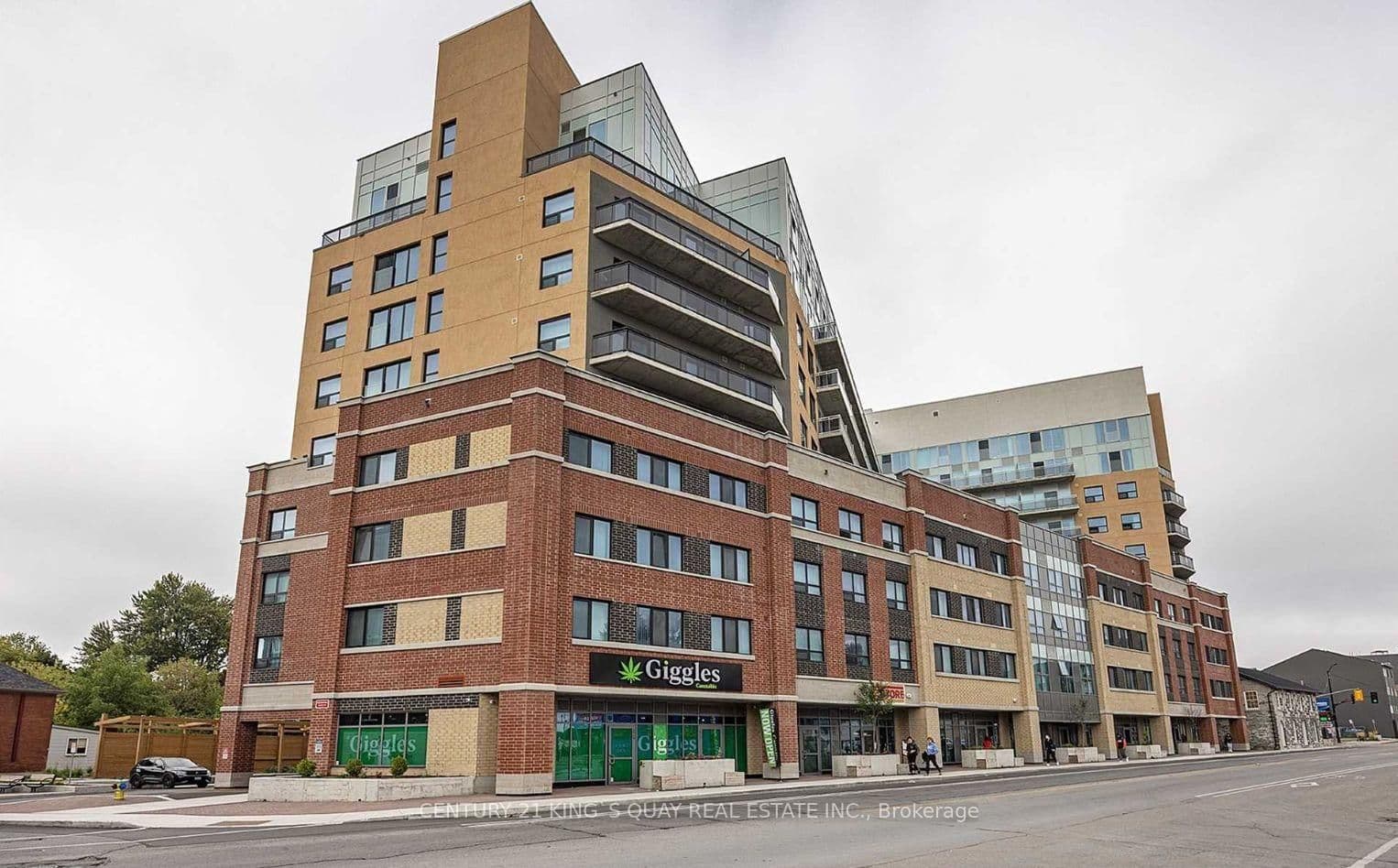 #926 - 652 Princess Street