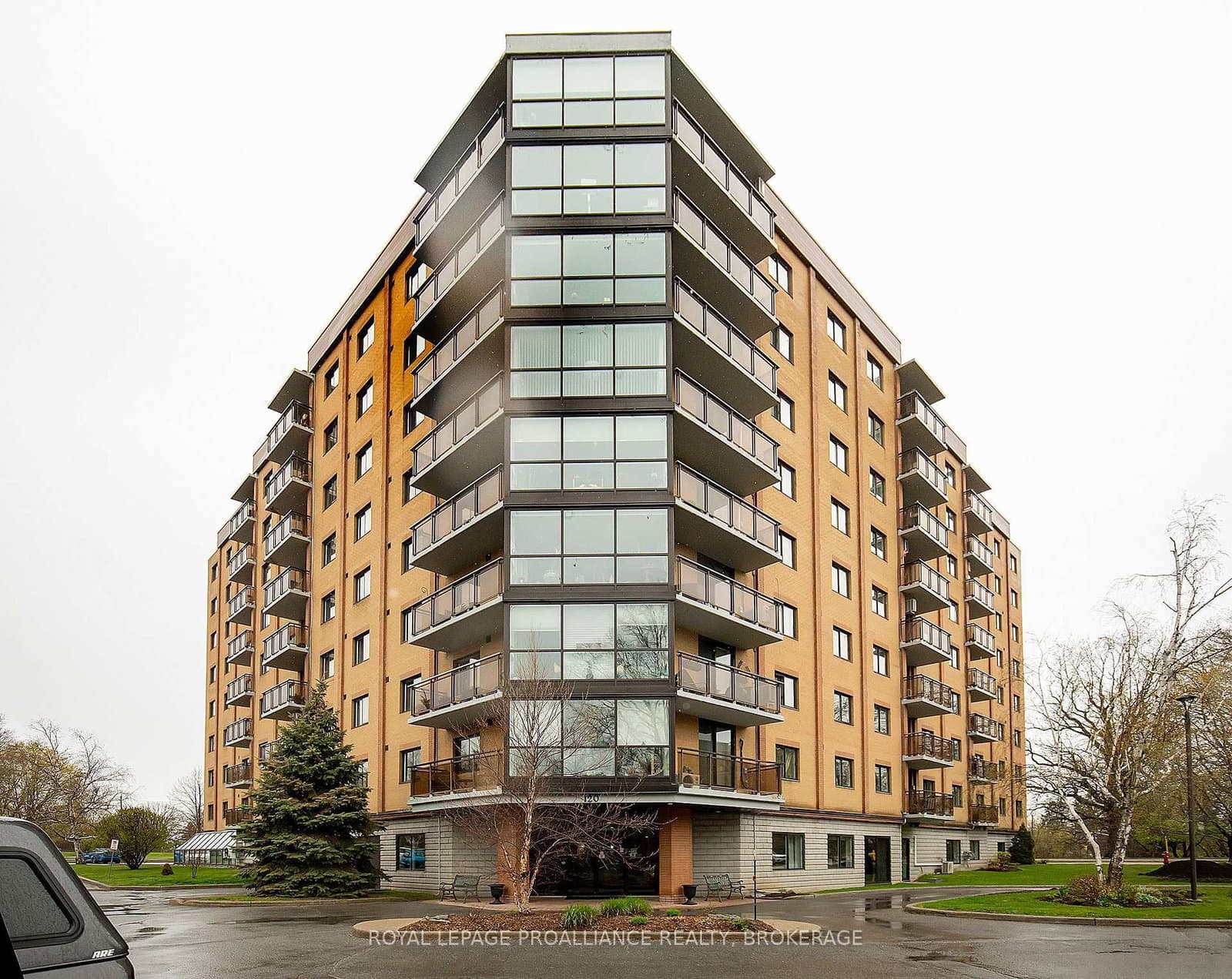 #305 - 120 Barrett Court