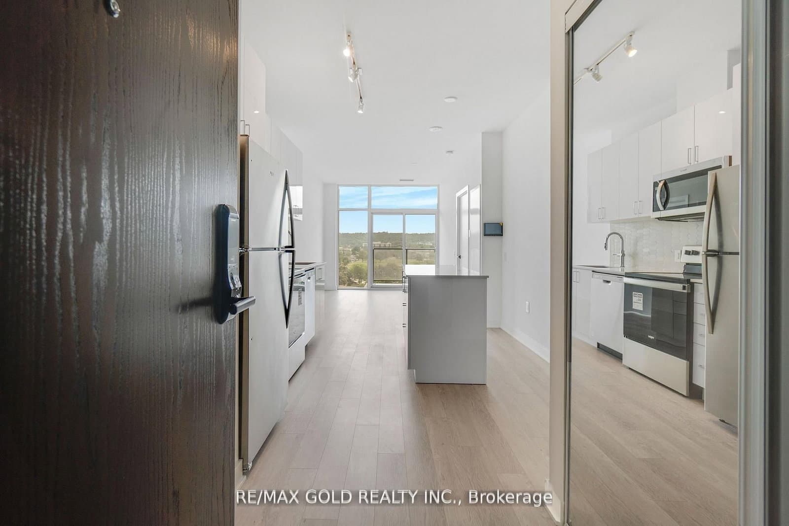 #803 - 2782 Barton Street E