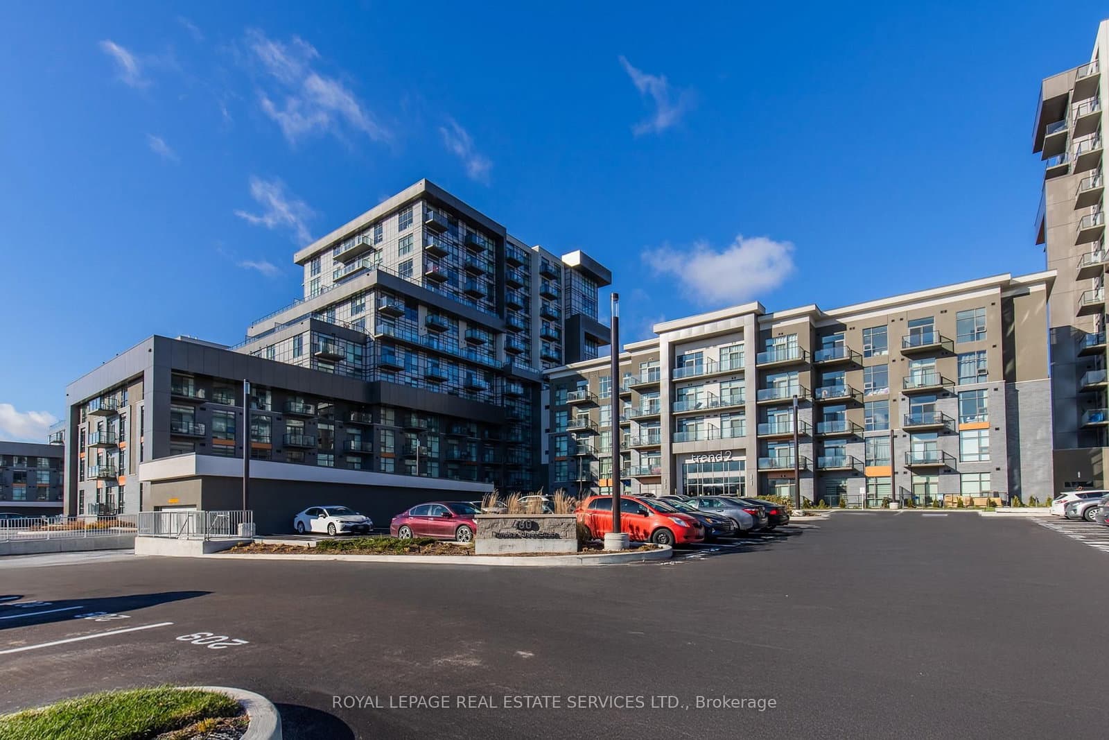 460 Dundas Street E, Unit 221 thumbnail 2