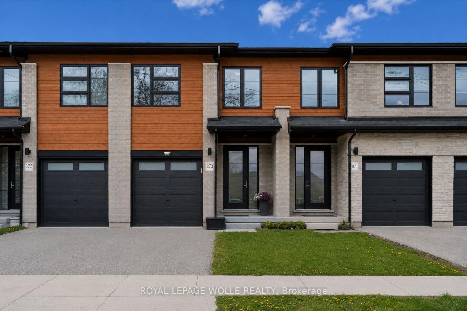 873 Robert Ferrie Drive thumbnail 2