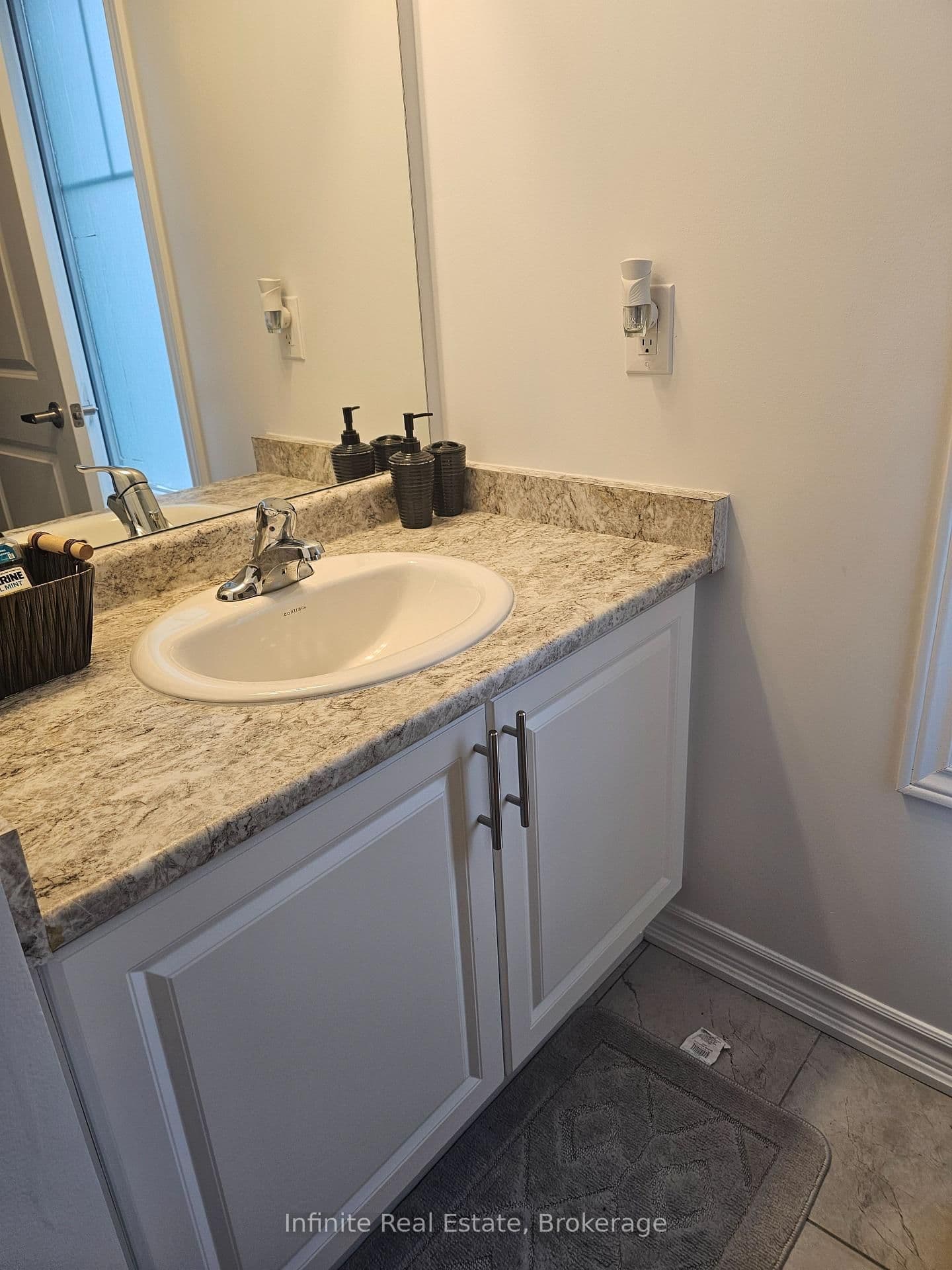 14 Doc Lougheed Avenue thumbnail 3