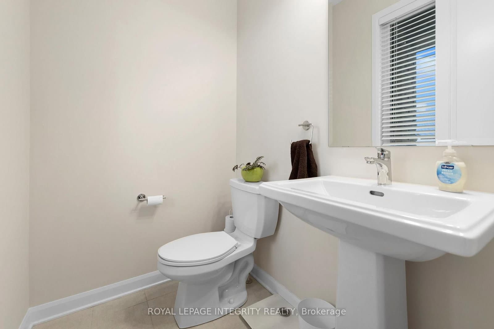142 Shallow Pond Place E thumbnail 3