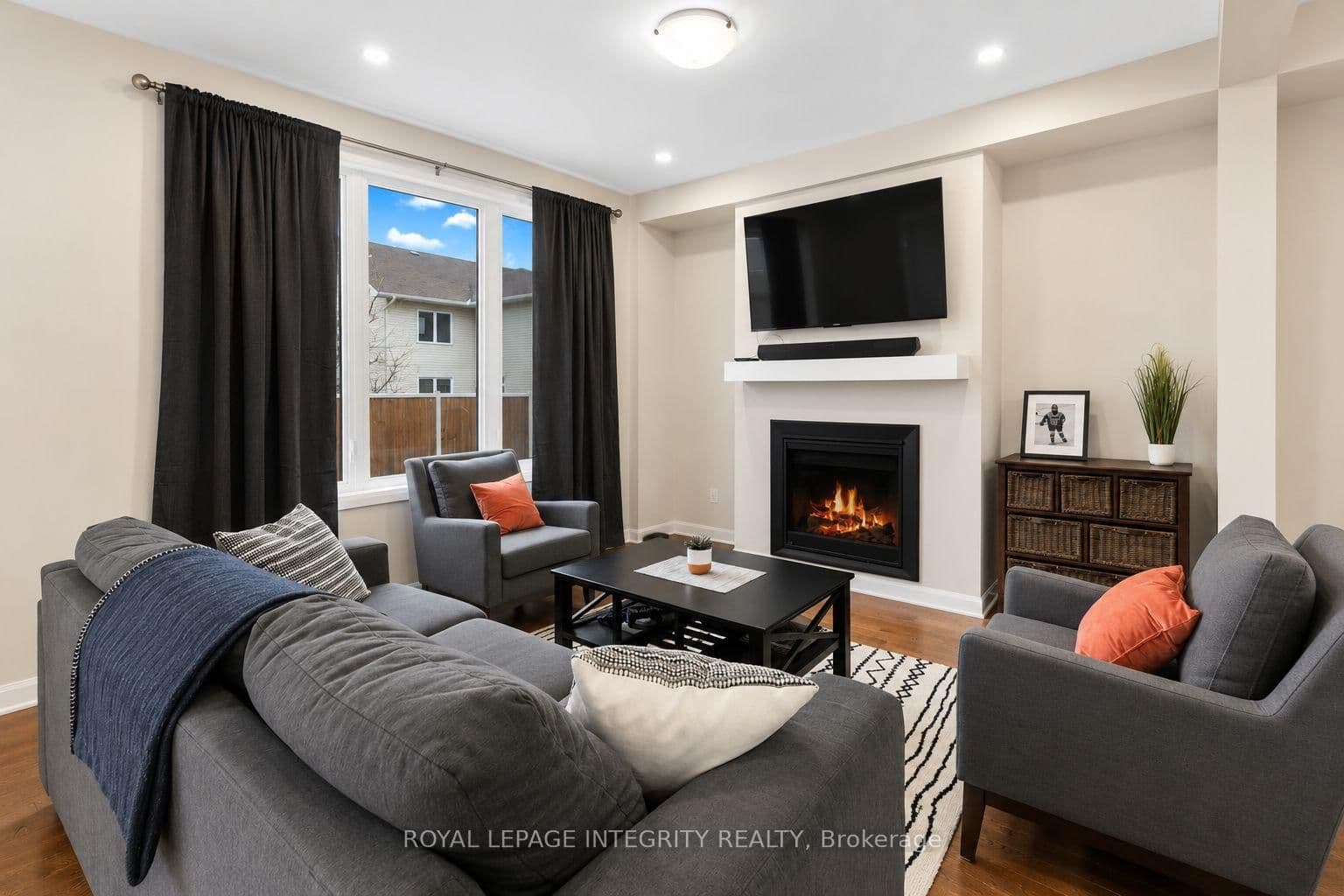 142 Shallow Pond Place E thumbnail 5