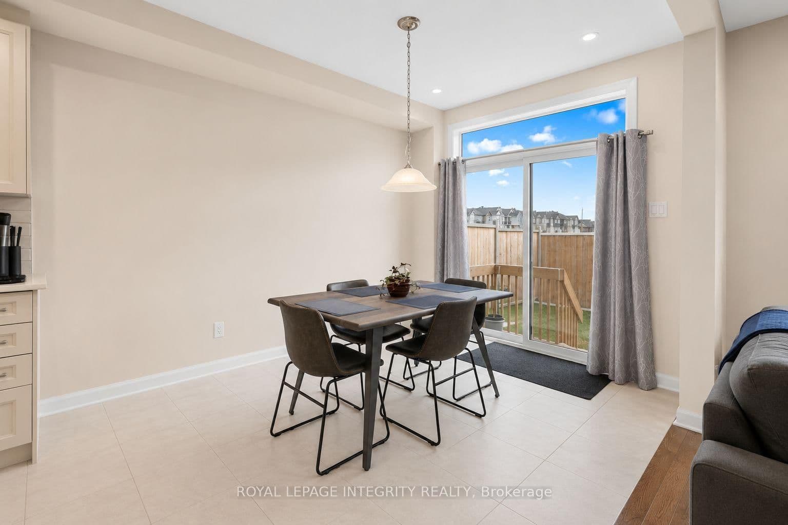 142 Shallow Pond Place E thumbnail 8