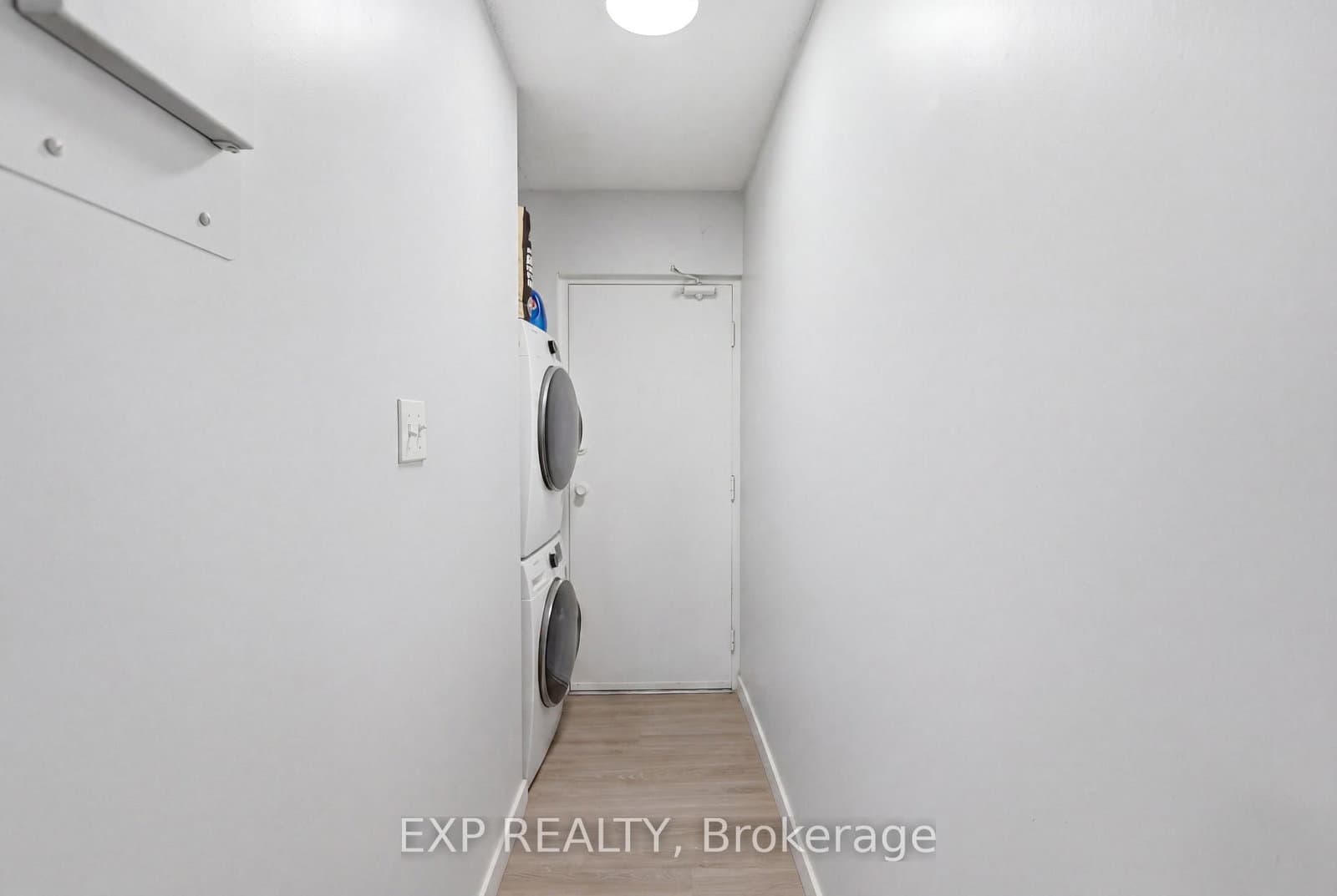 91 Westmount Road N, Unit 3 thumbnail 35