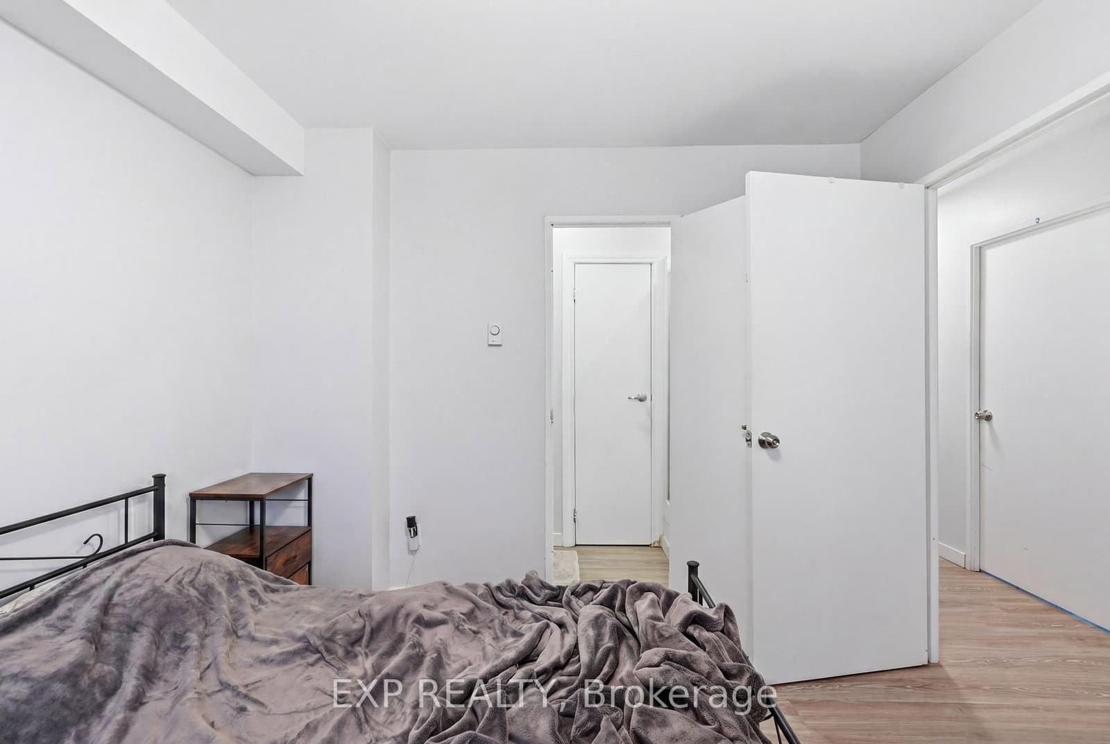 91 Westmount Road N, Unit 3 thumbnail 6